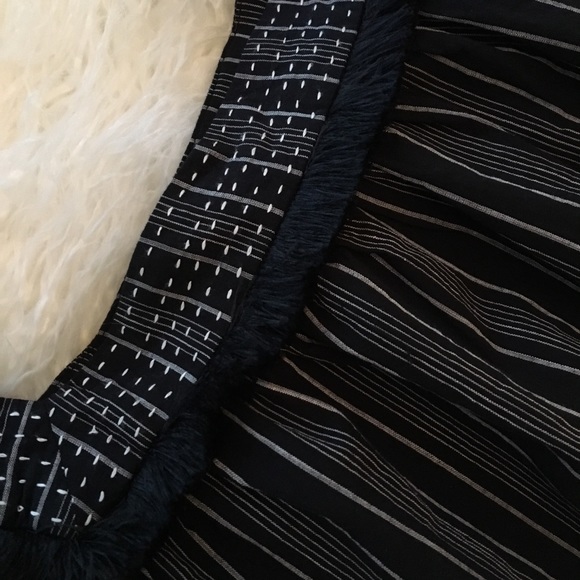 Isabel Maternity | Fringed Square Neck Woven Top - Picture 5 of 7